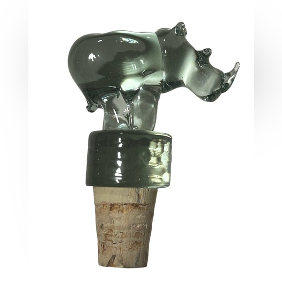 Novelty bar ware, hand blown recycled glass rhino wine stopper, cork - Picture 3 of 7
